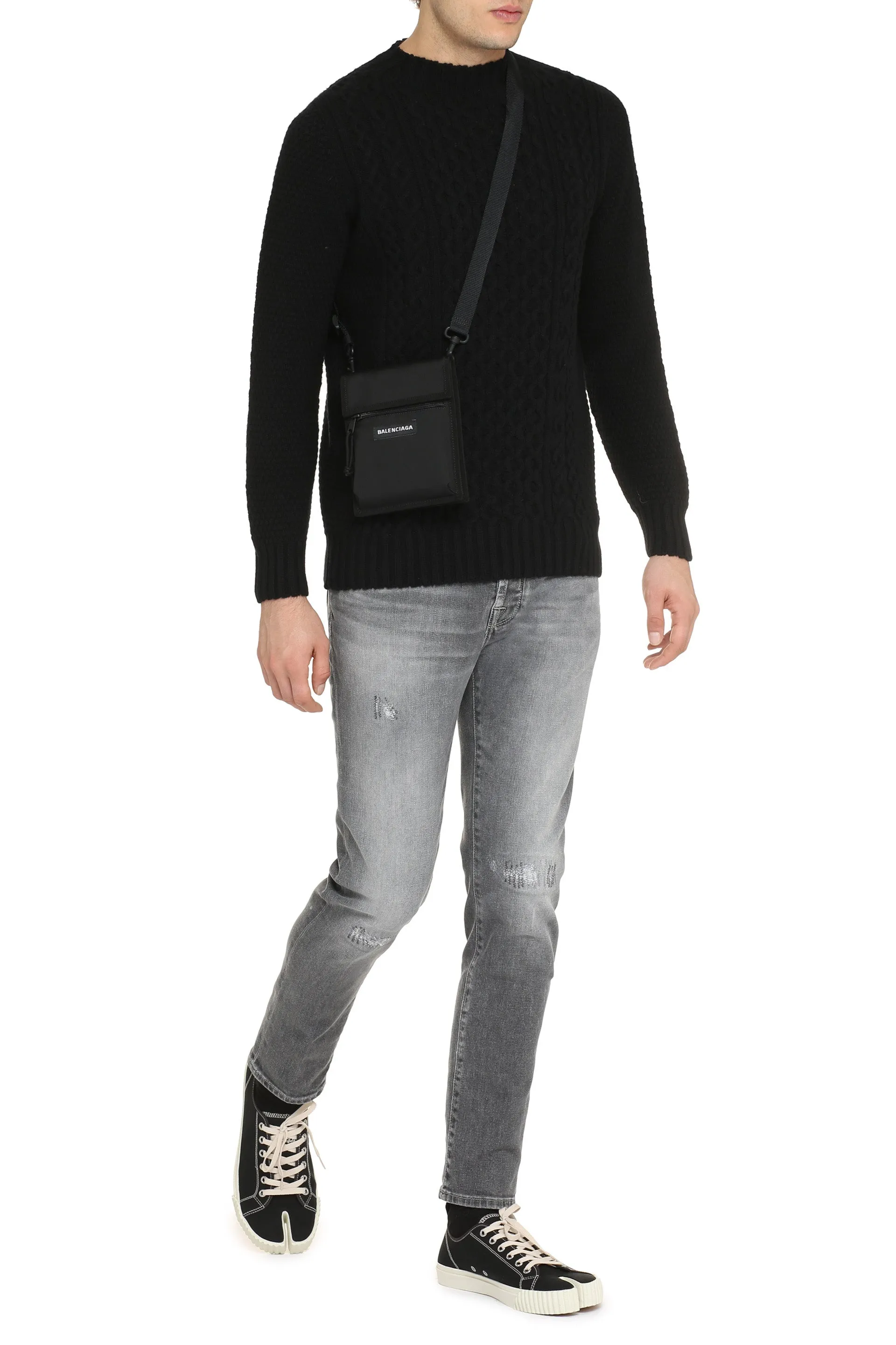 Long sleeve crew-neck sweater