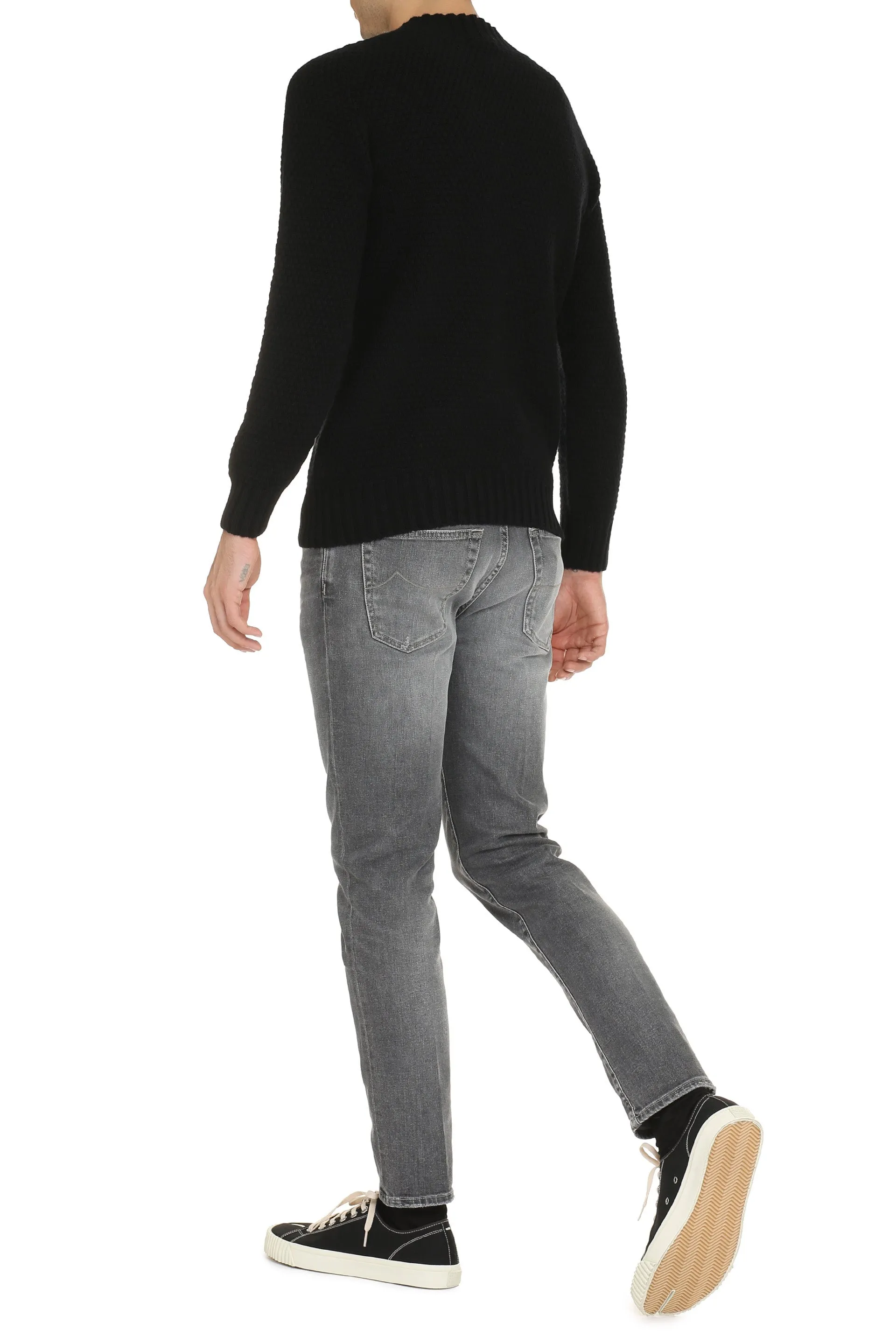 Long sleeve crew-neck sweater