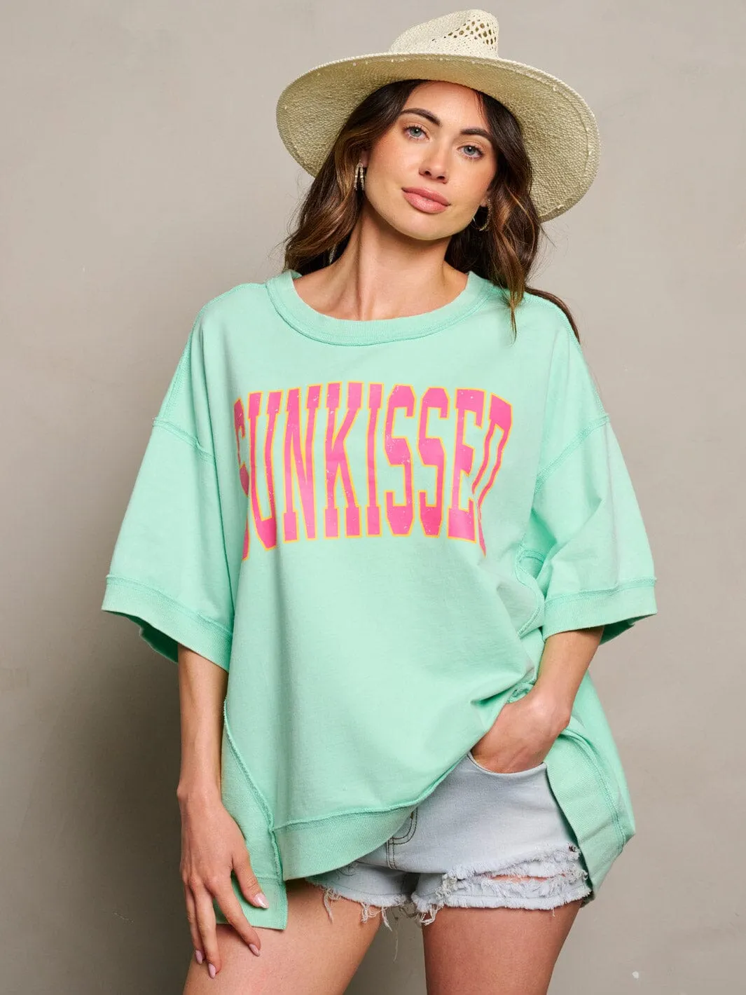 WOMEN'S SHORT SLEEVE GRAPHIC TOP